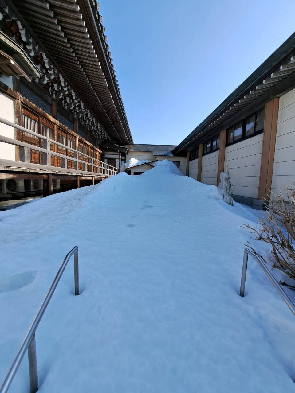 除雪前の通路